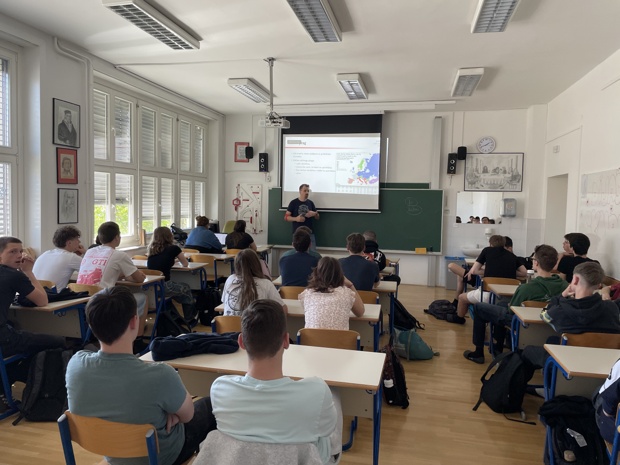 Slika dogodka: Politična geografija državnozborskih volitev - predavanje doc. dr. Boštjana Roglja